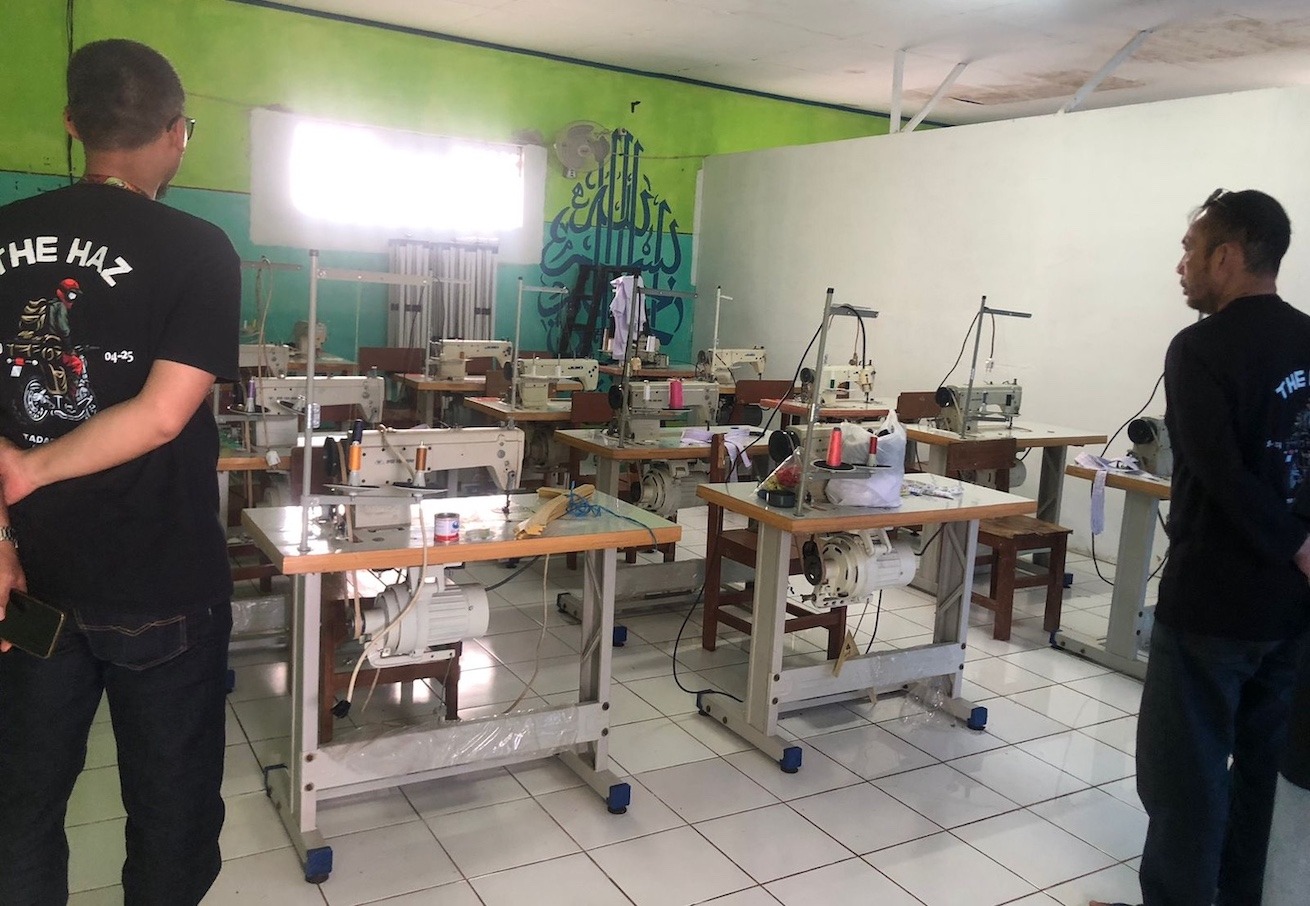 Kegitan Praktikum Menjahit Pakaian di Sekolah MA Ulul Abshar