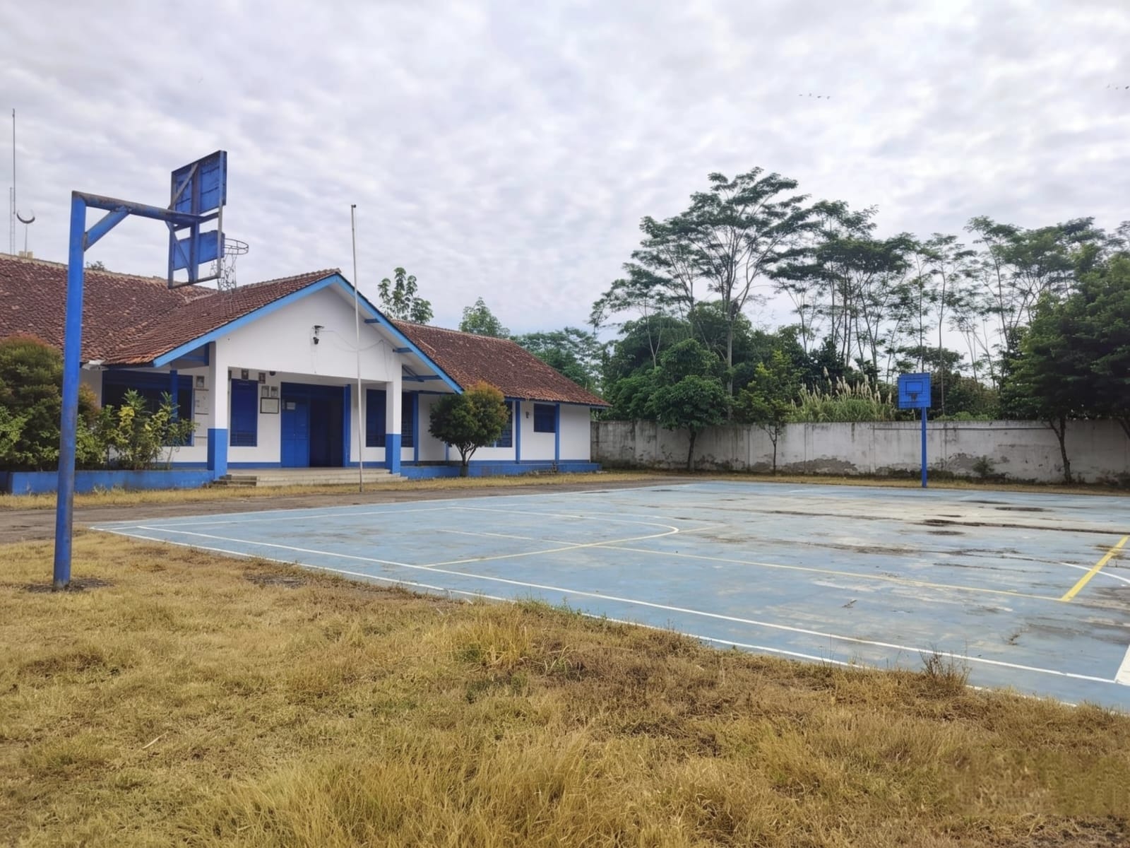 Halaman Depan Sekolah